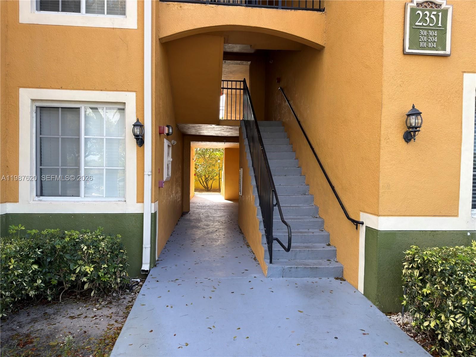 305 Sunset Lane, South Miami